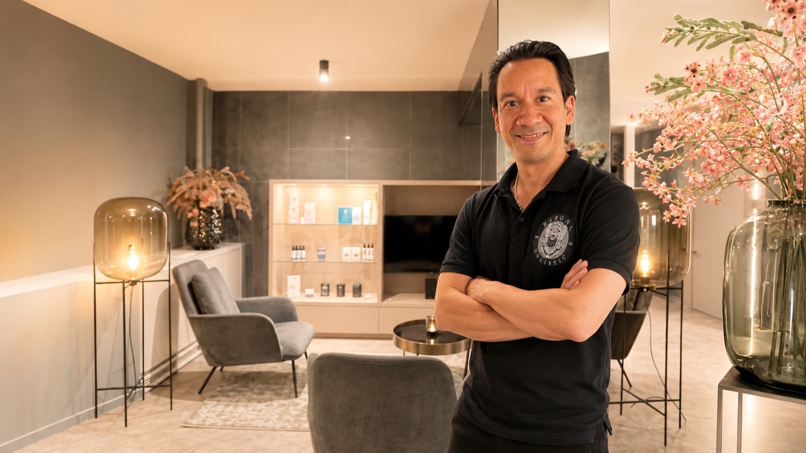 Patrick Susanto Klopf in der Barong Holistic Praxis